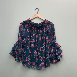 • NWOT FLORAL BLOUSE •